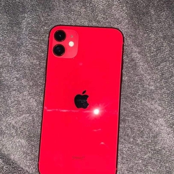 I am selling My IPhone 11, Red. it is in Good condition - Picture 5 of 5